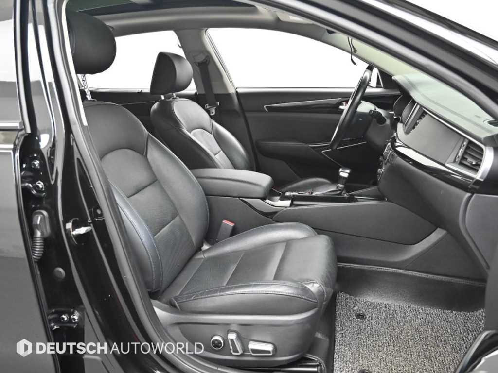 KIA K7 - Vista 10