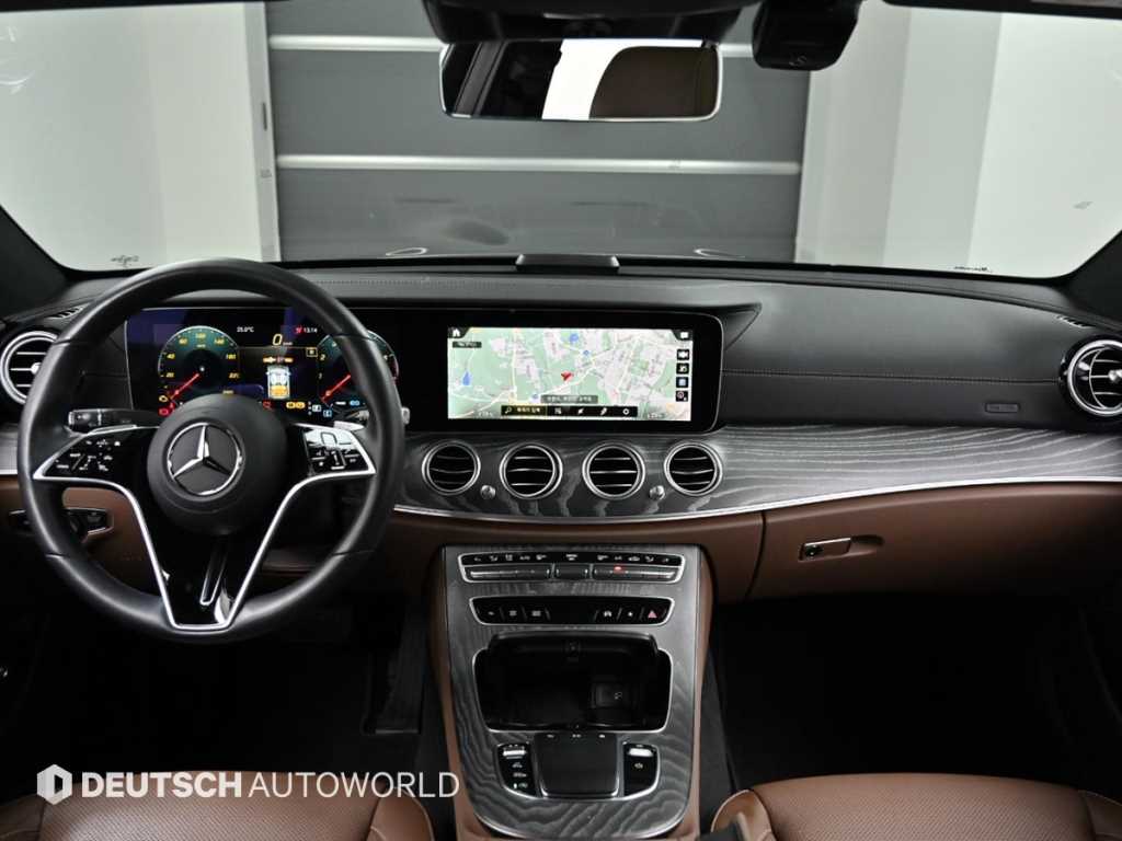 Mercedes Benz E class - Vista 7