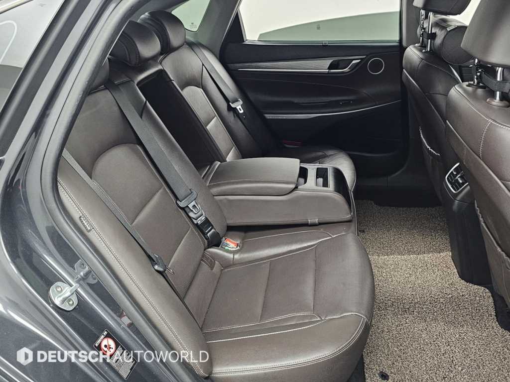 HYUNDAI Grandeur - Vista 12