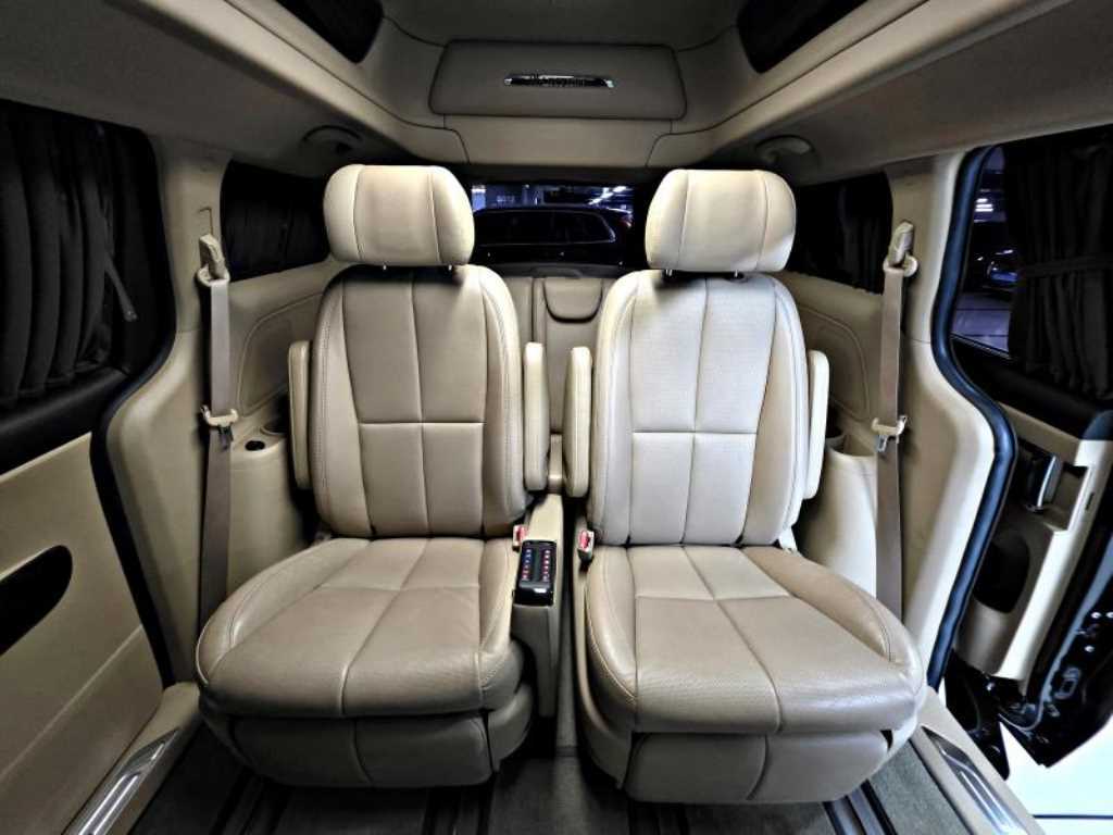 KIA Carnival - Vista 9