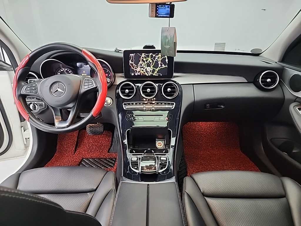 Mercedes Benz C Class - Vista 8