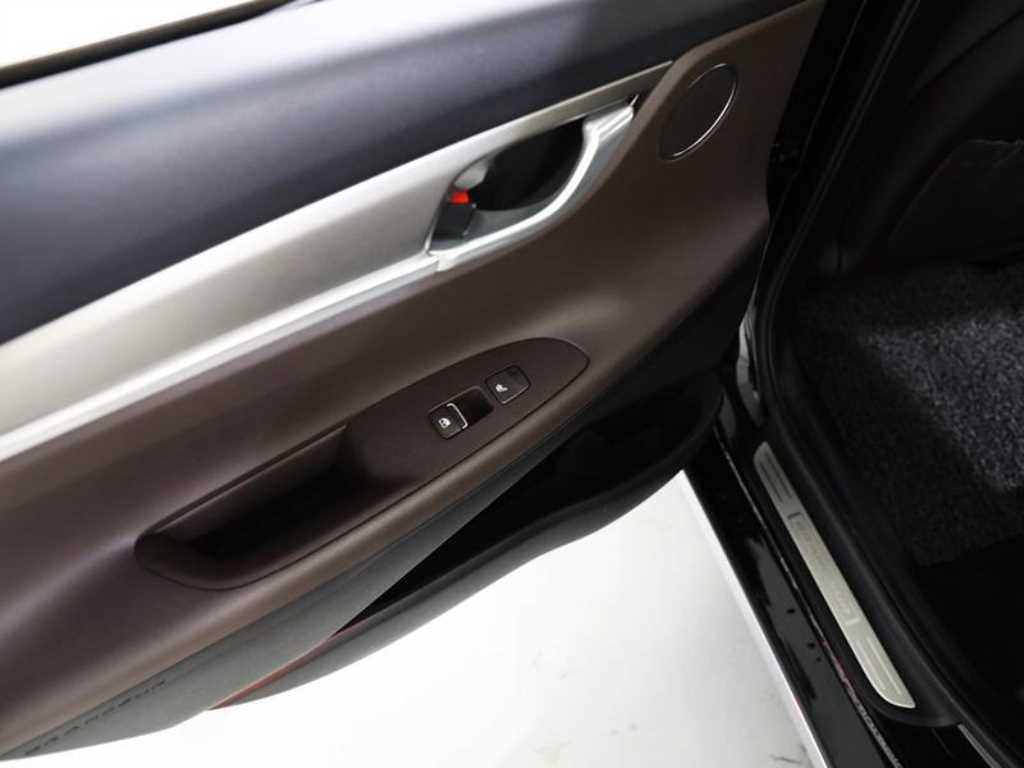 HYUNDAI Grandeur - Vista 11