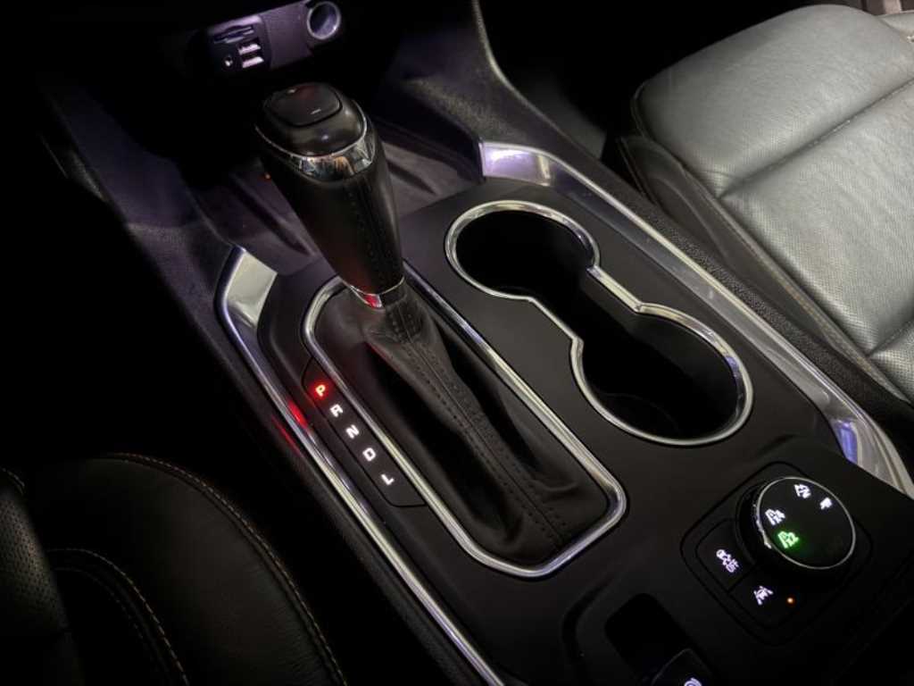 Chevrolet Travers - Vista 12