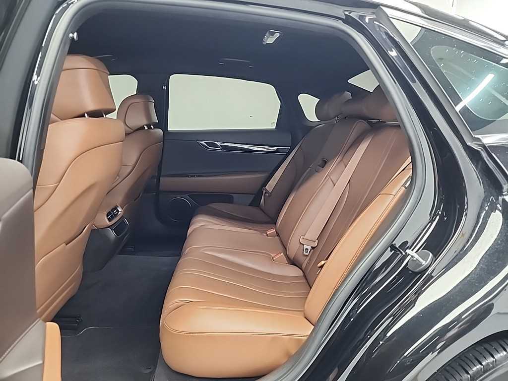 Genesis G80 - Vista 12