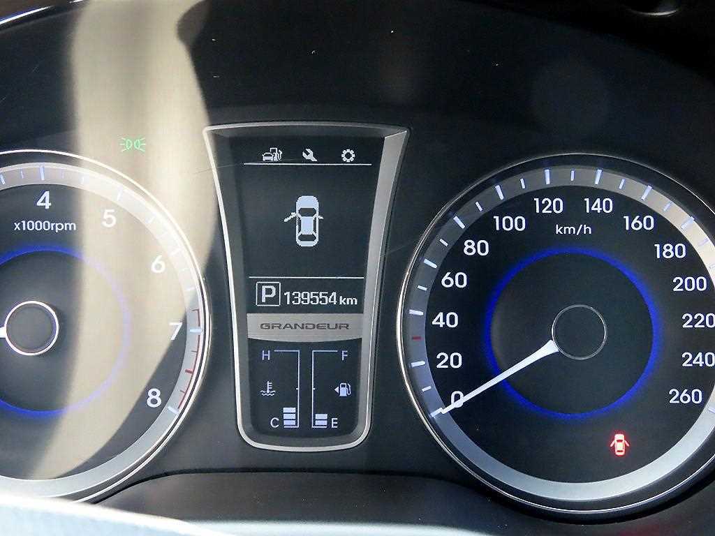 HYUNDAI Grandeur - Vista 9