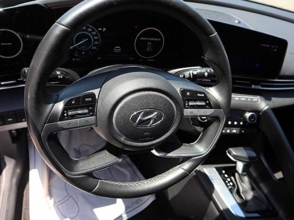 HYUNDAI Avante - Vista 8