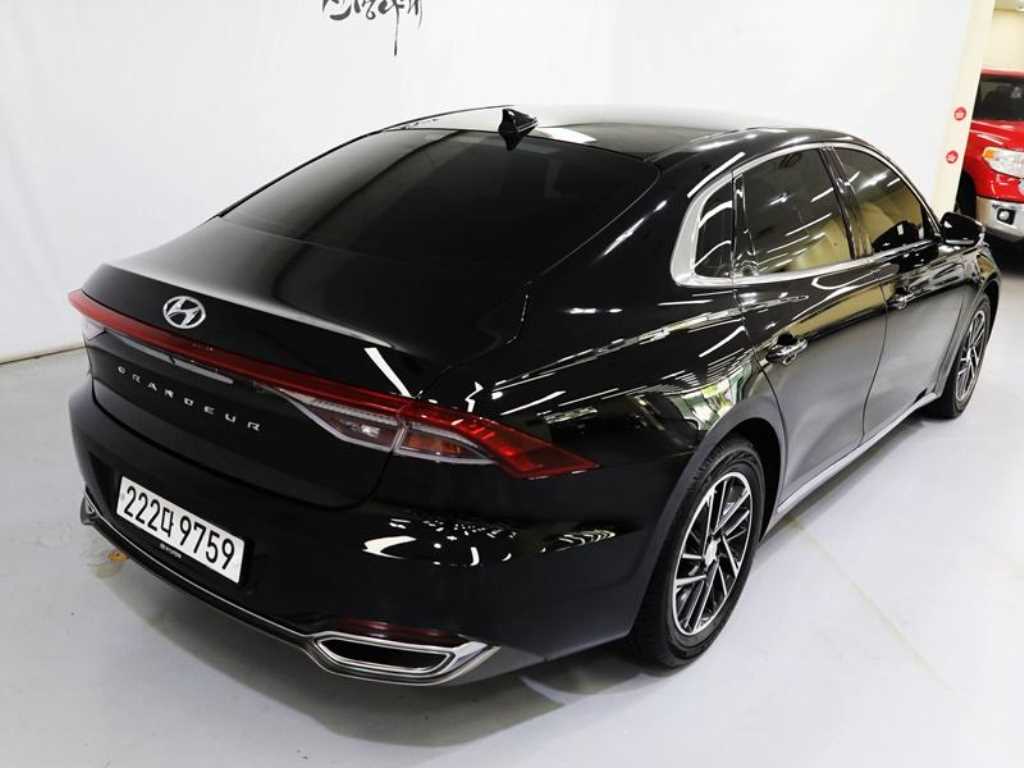 HYUNDAI Grandeur - Vista 5
