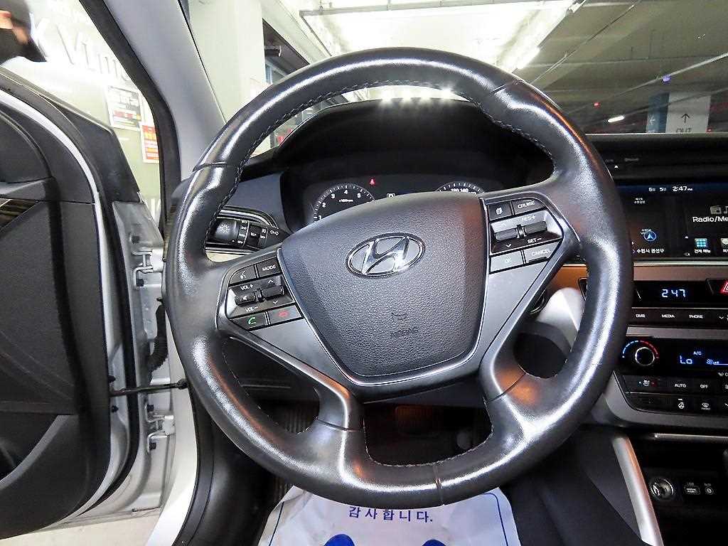 HYUNDAI Sonata - Vista 8