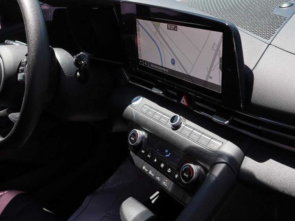 HYUNDAI Avante - Vista 11