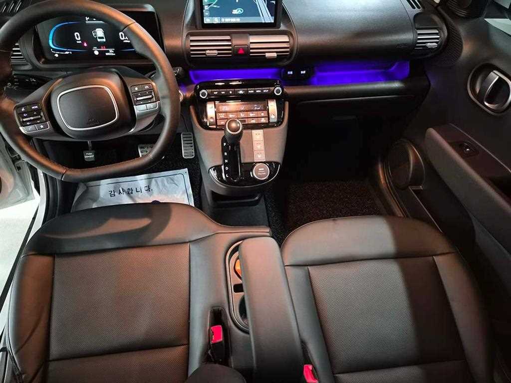 HYUNDAI Casper - Vista 10