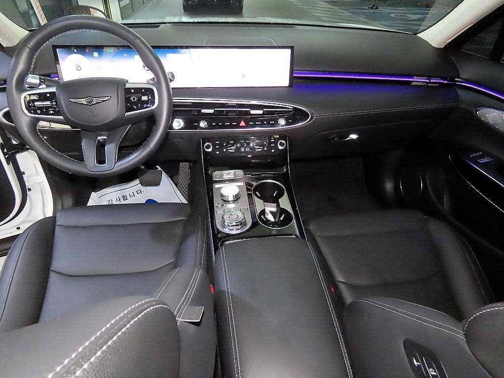 Genesis GV70 - Vista 10