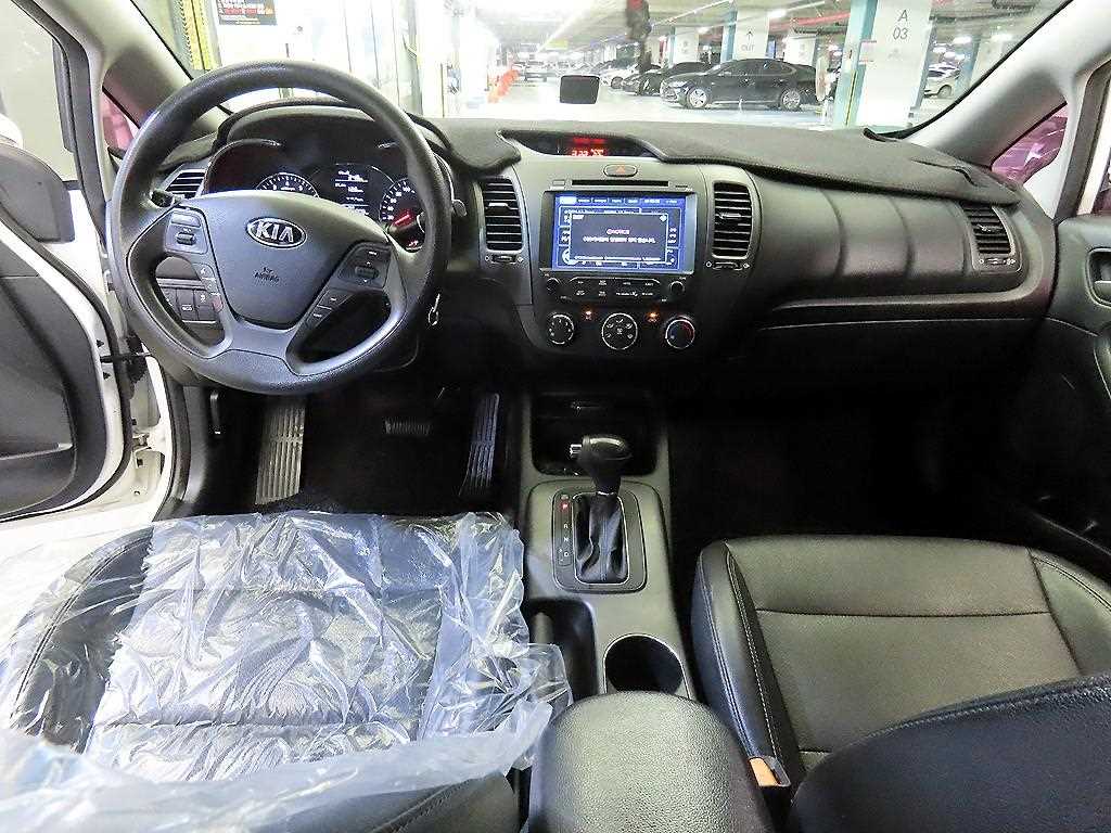KIA K3 - Vista 10