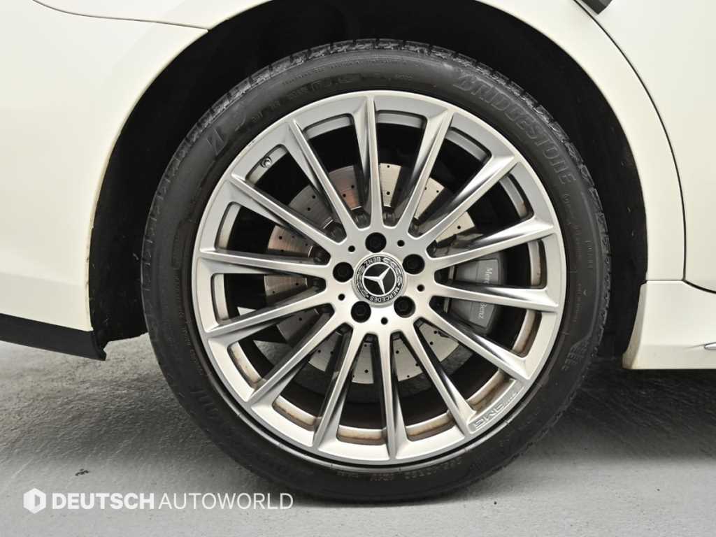 Mercedes Benz S Class - Vista 5