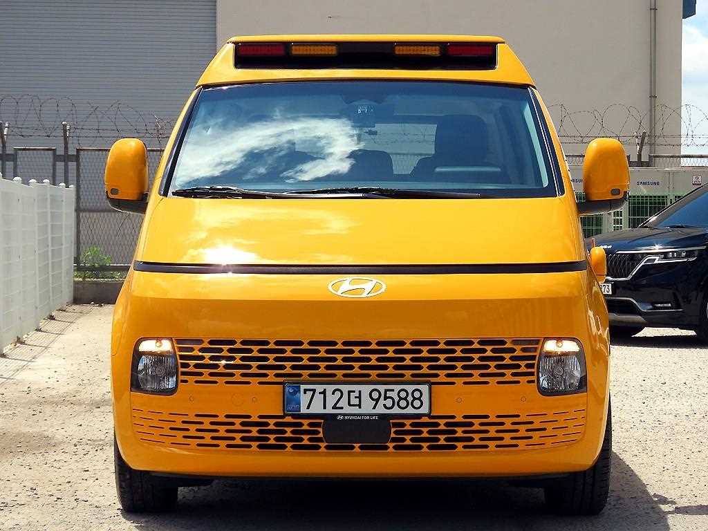 HYUNDAI Staria 2025 - Importación desde Corea - HF Imports Iquique - Foto 1