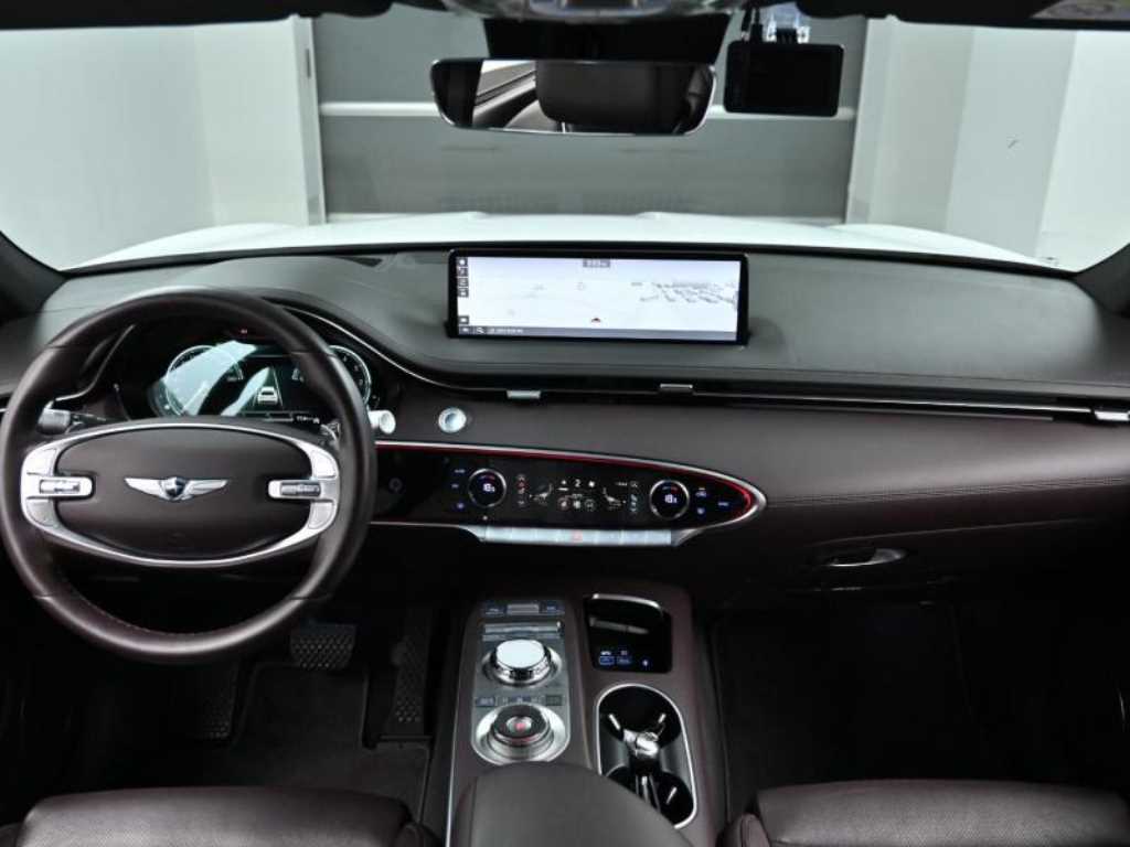 Genesis GV70 - Vista 8