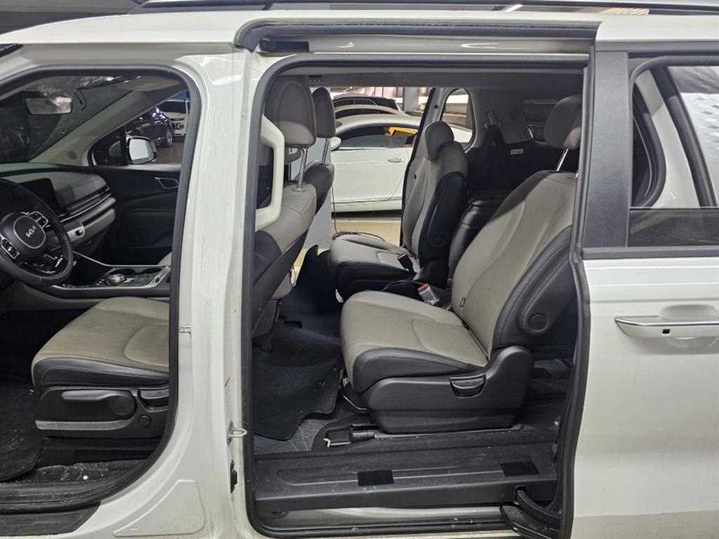 KIA Carnival - Vista 7