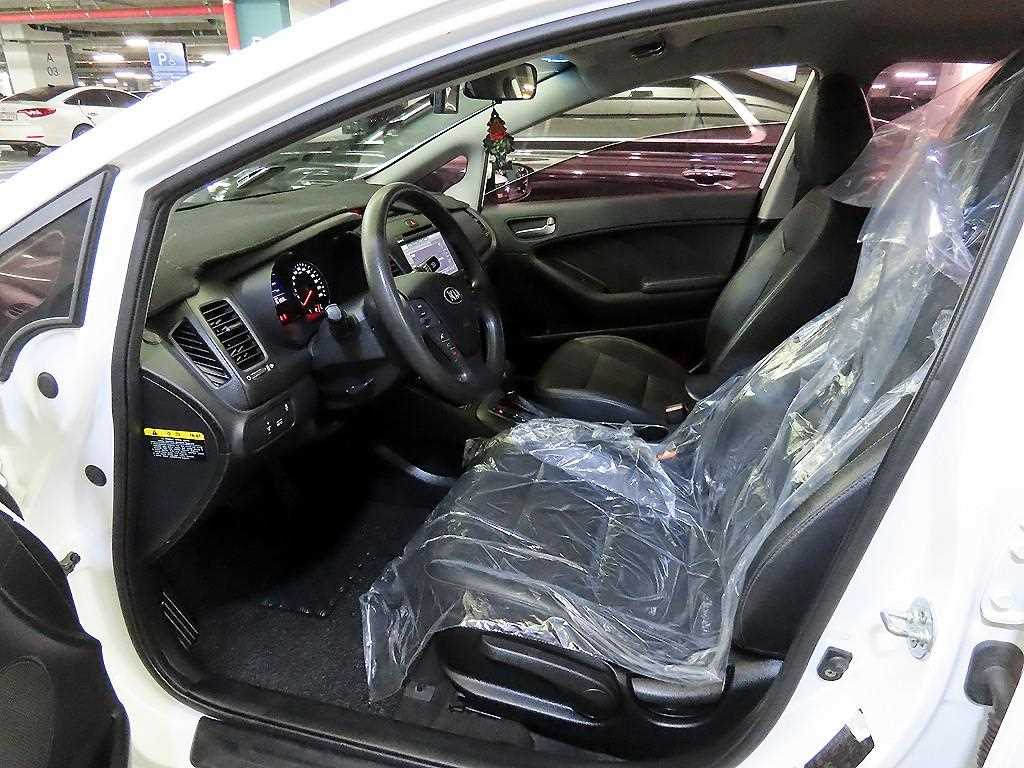 KIA K3 - Vista 6