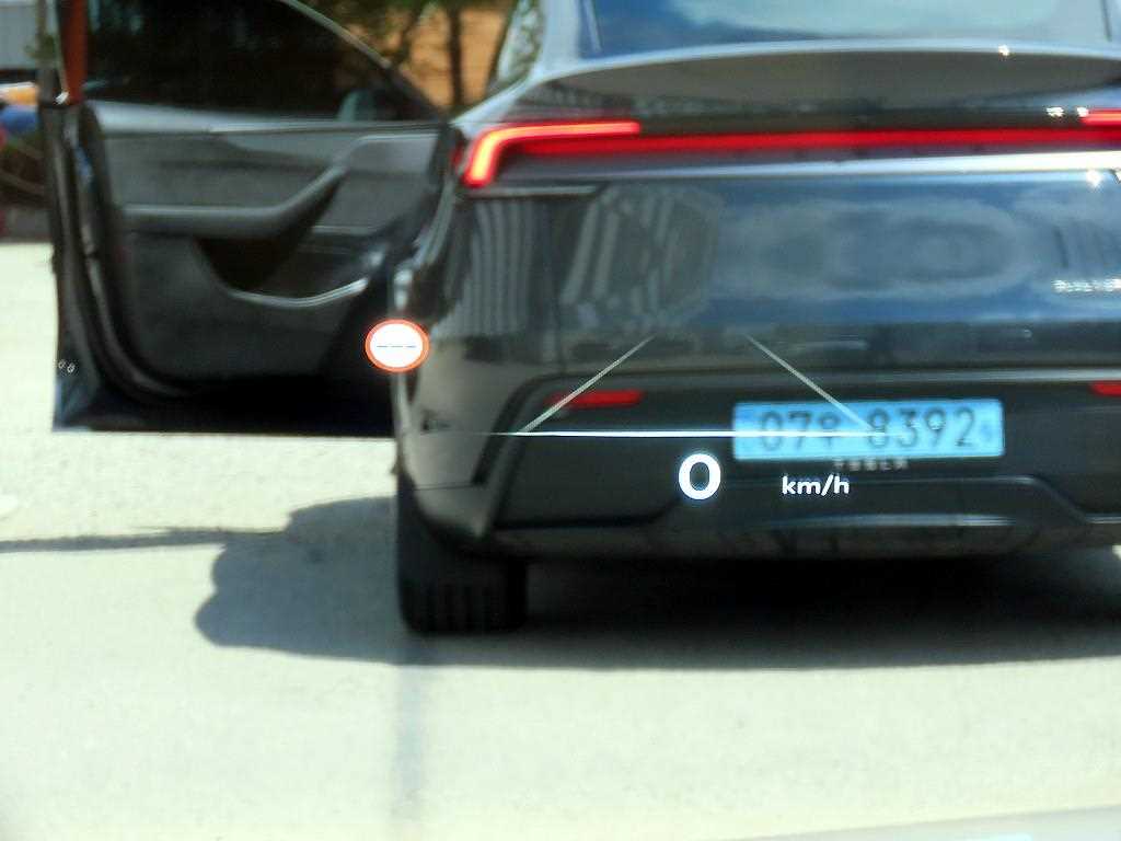 Genesis G80 - Vista 10