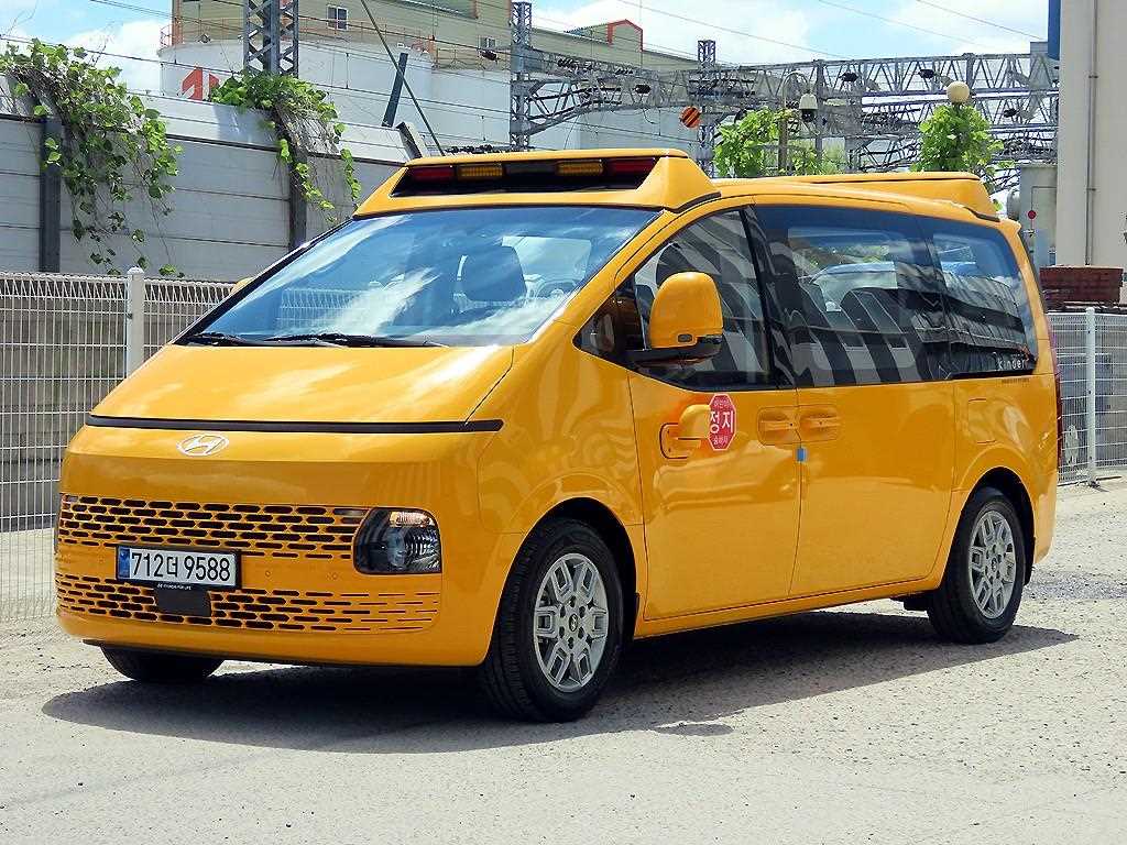 HYUNDAI Staria - Vista 2