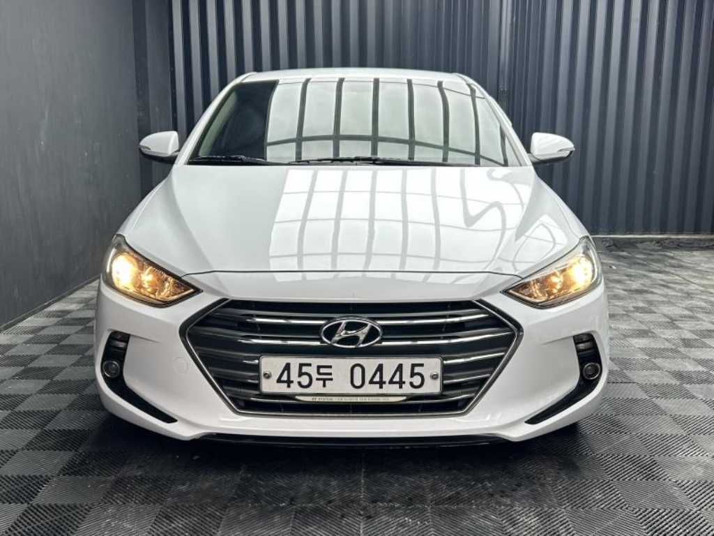 HYUNDAI Avante 2016 Blanco - Importación desde Corea - HF Imports Iquique - Foto 1