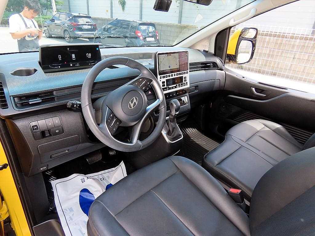 HYUNDAI Staria - Vista 7