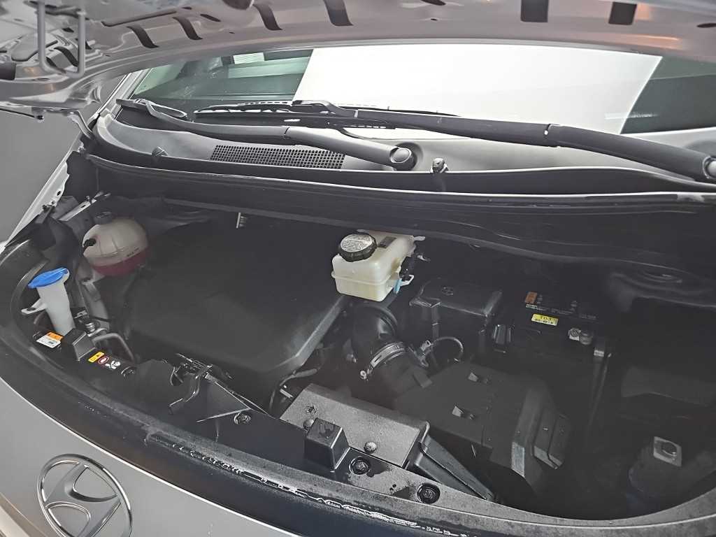 HYUNDAI Staria - Vista 5