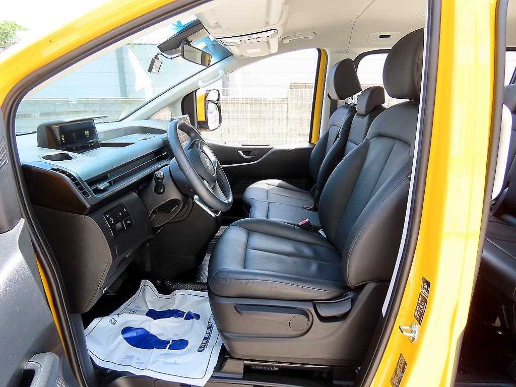 HYUNDAI Staria - Vista 5