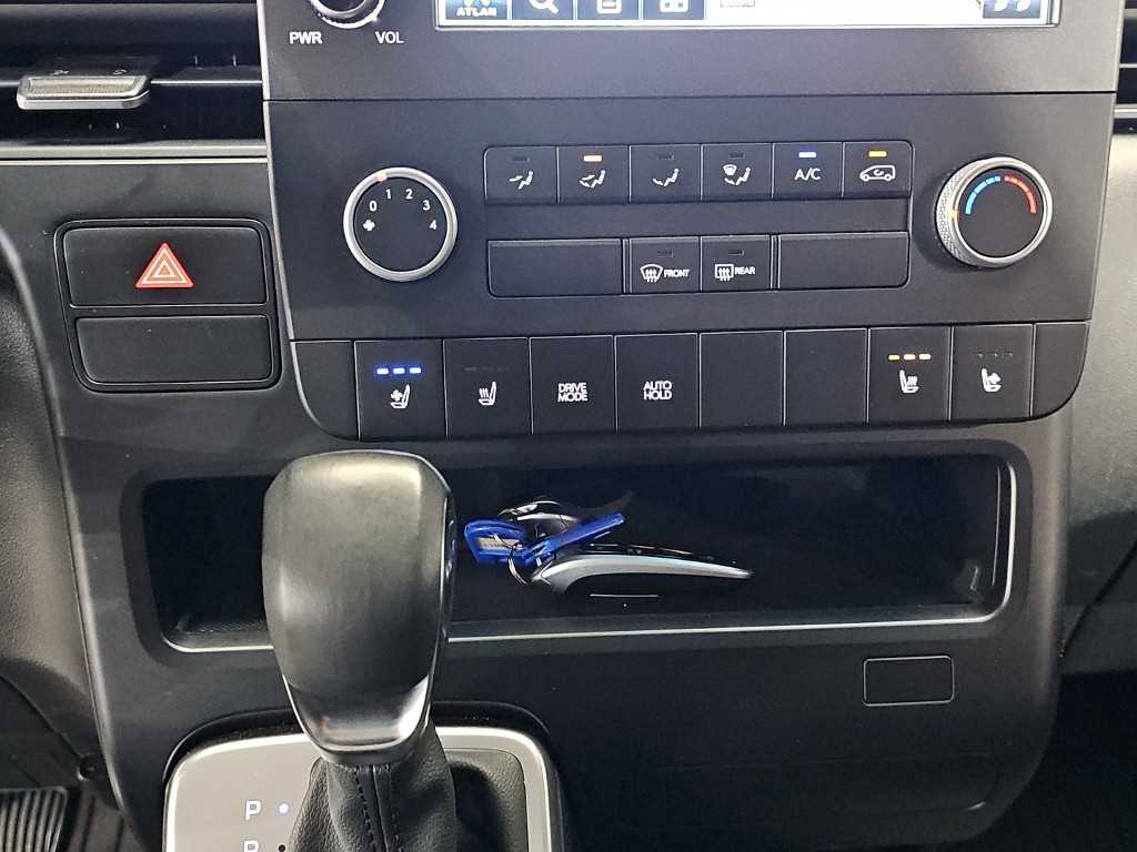 HYUNDAI Staria - Vista 10