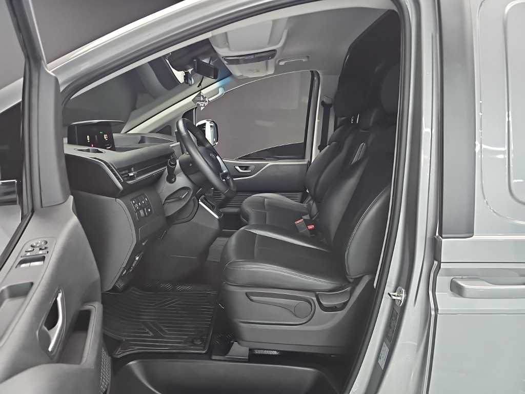 HYUNDAI Staria - Vista 11