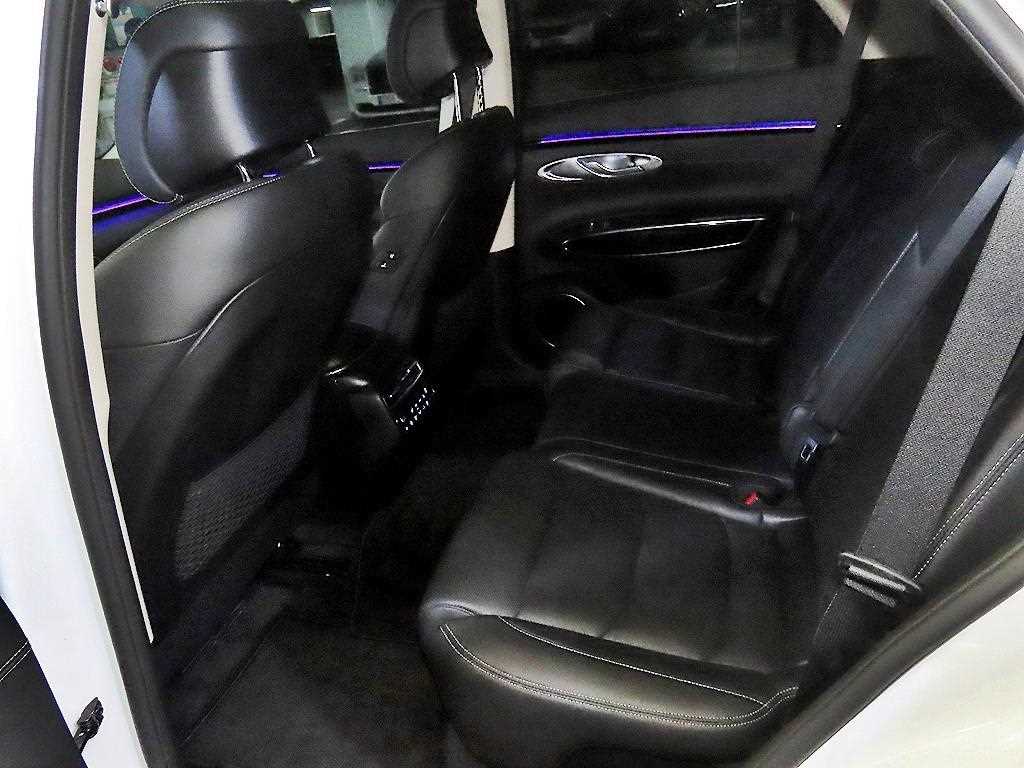 Genesis GV70 - Vista 7