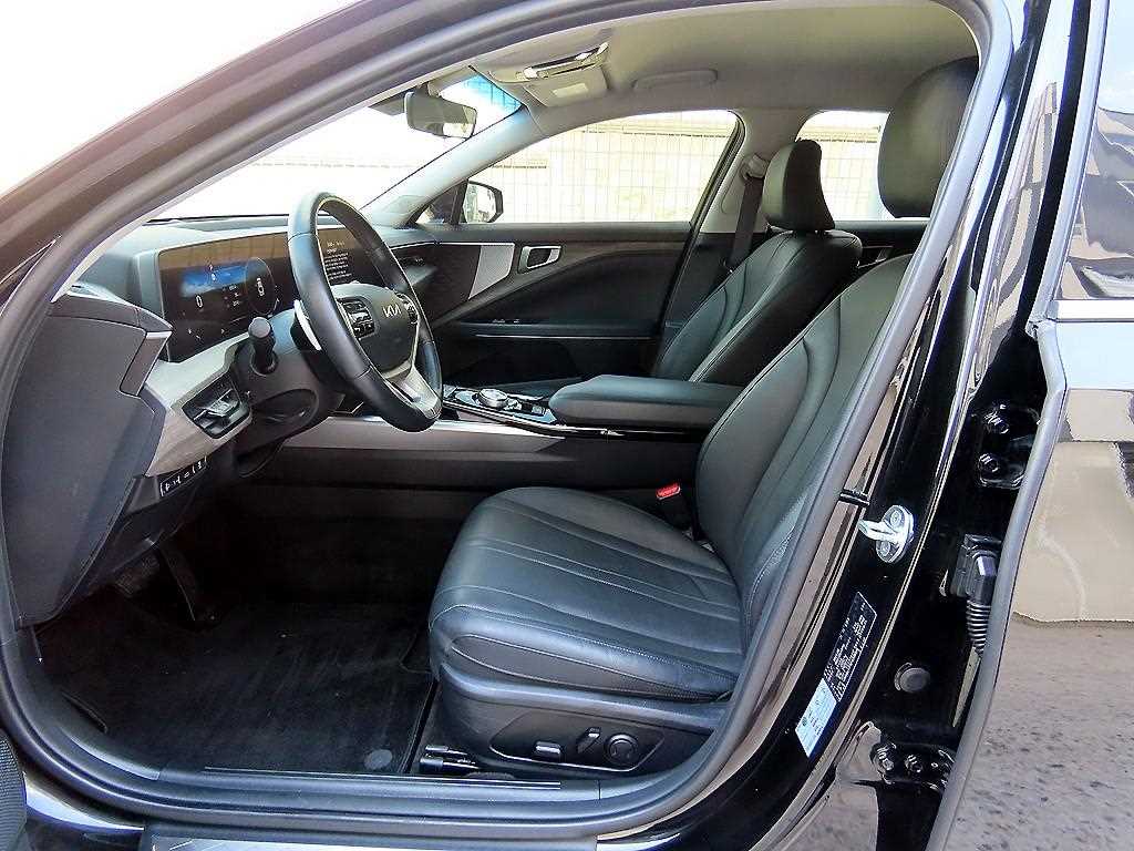 KIA K8 - Vista 5