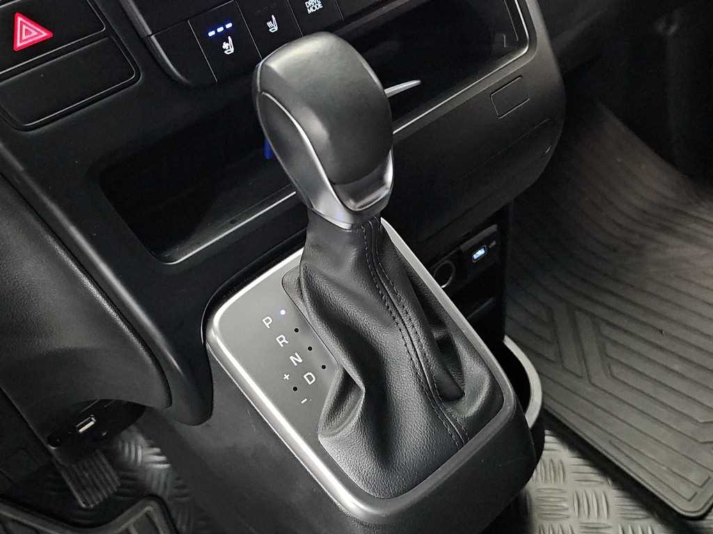 HYUNDAI Staria - Vista 8