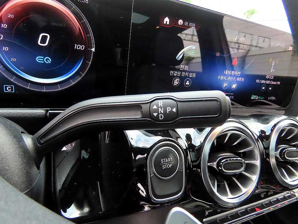 Mercedes Benz EQA - Vista 10