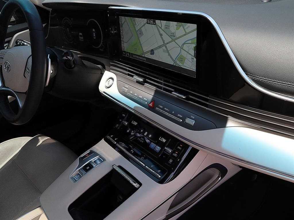 HYUNDAI Grandeur - Vista 11
