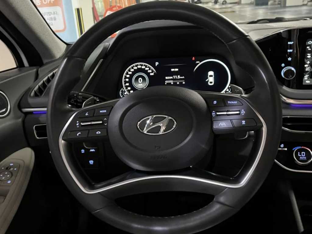 HYUNDAI Sonata - Vista 11