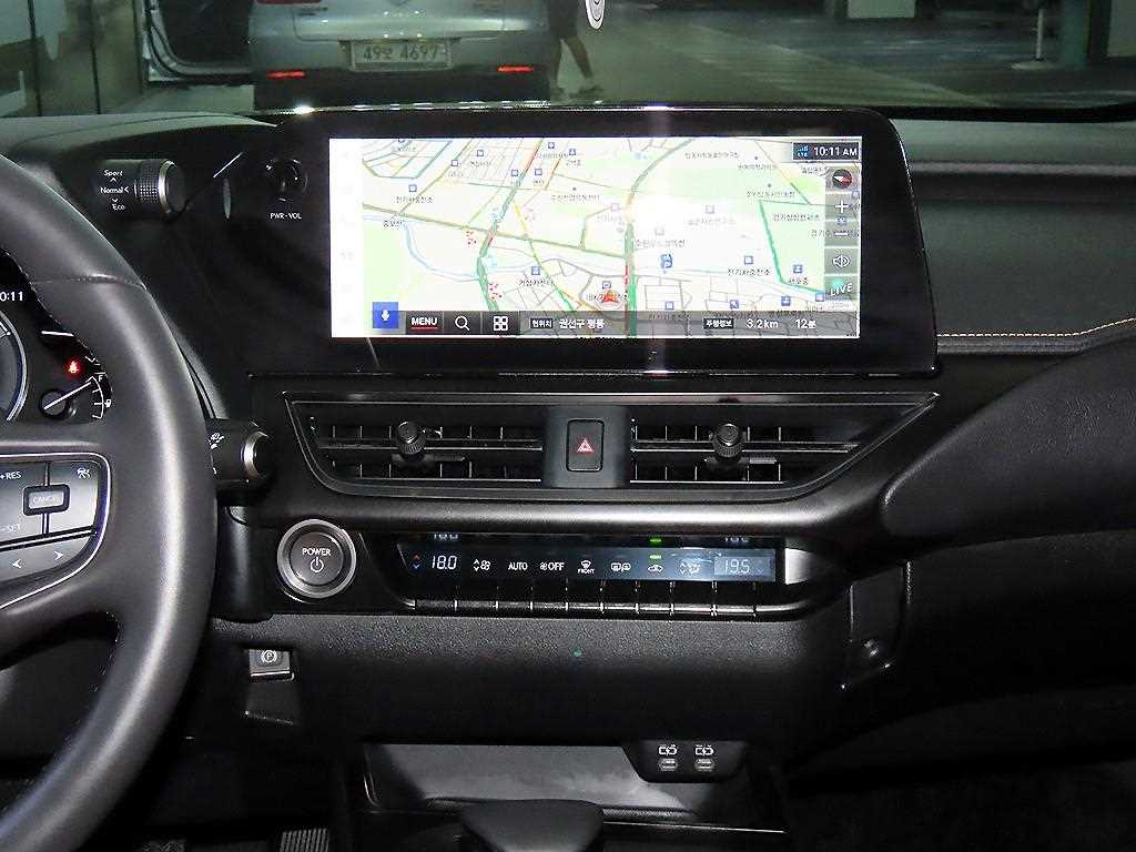 Lexus UX - Vista 11