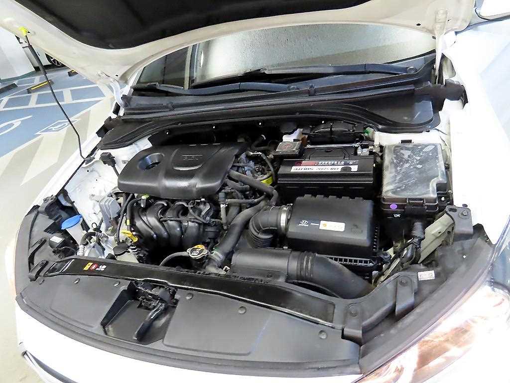 HYUNDAI Avante 2018 Blanco - Importación desde Corea - HF Imports Iquique - Foto 19
