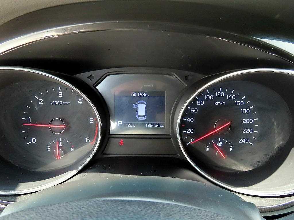 KIA Carnival - Vista 10