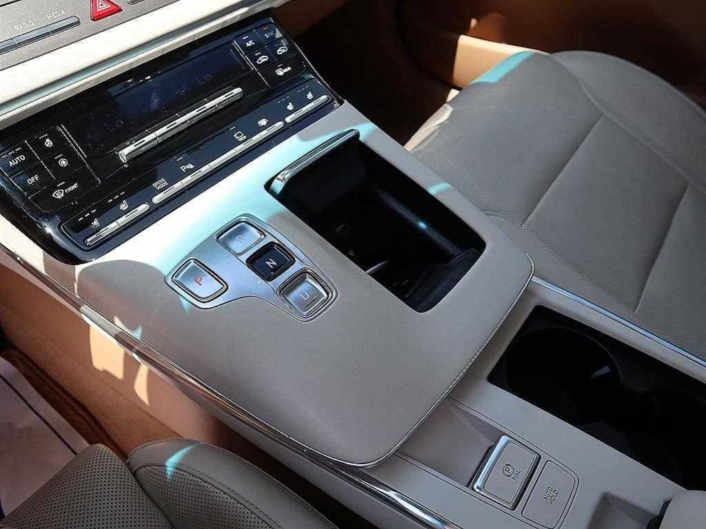 HYUNDAI Grandeur - Vista 12