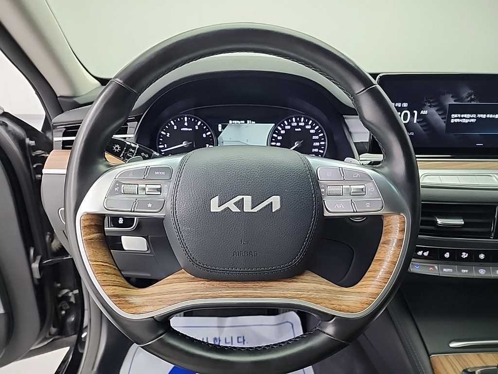 KIA K9 - Vista 9