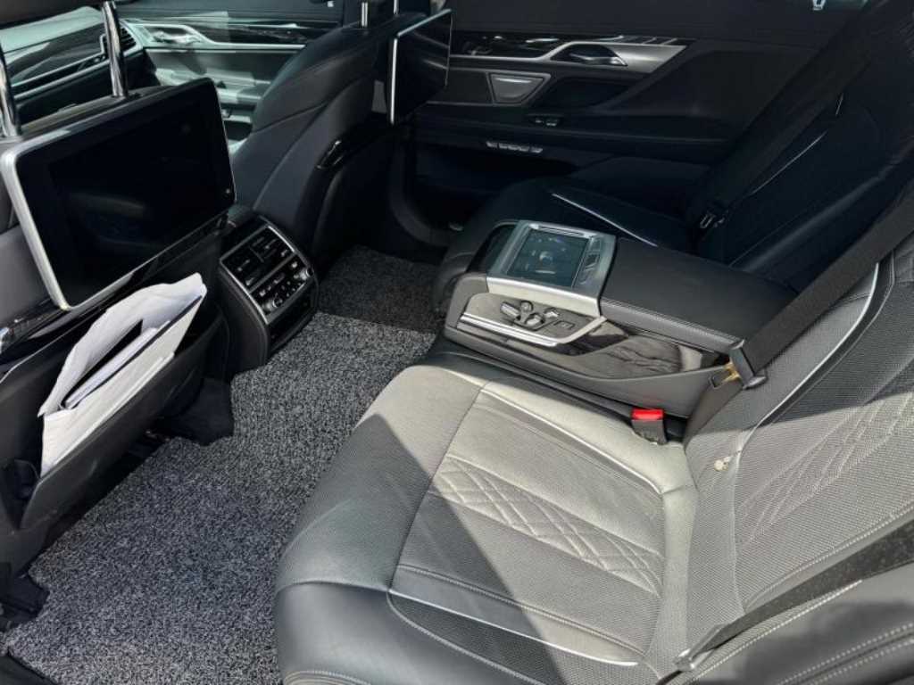 BMW 7 Series - Vista 6