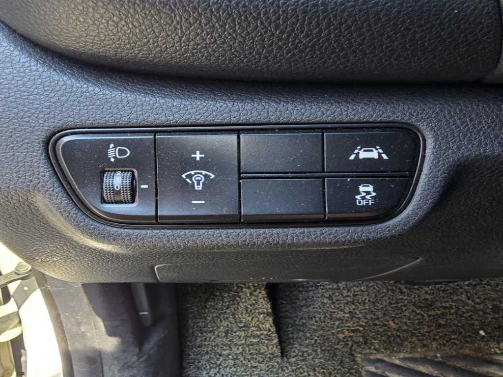 KIA Seltos - Vista 8