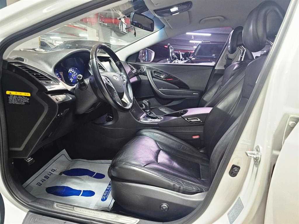 HYUNDAI Grandeur - Vista 6