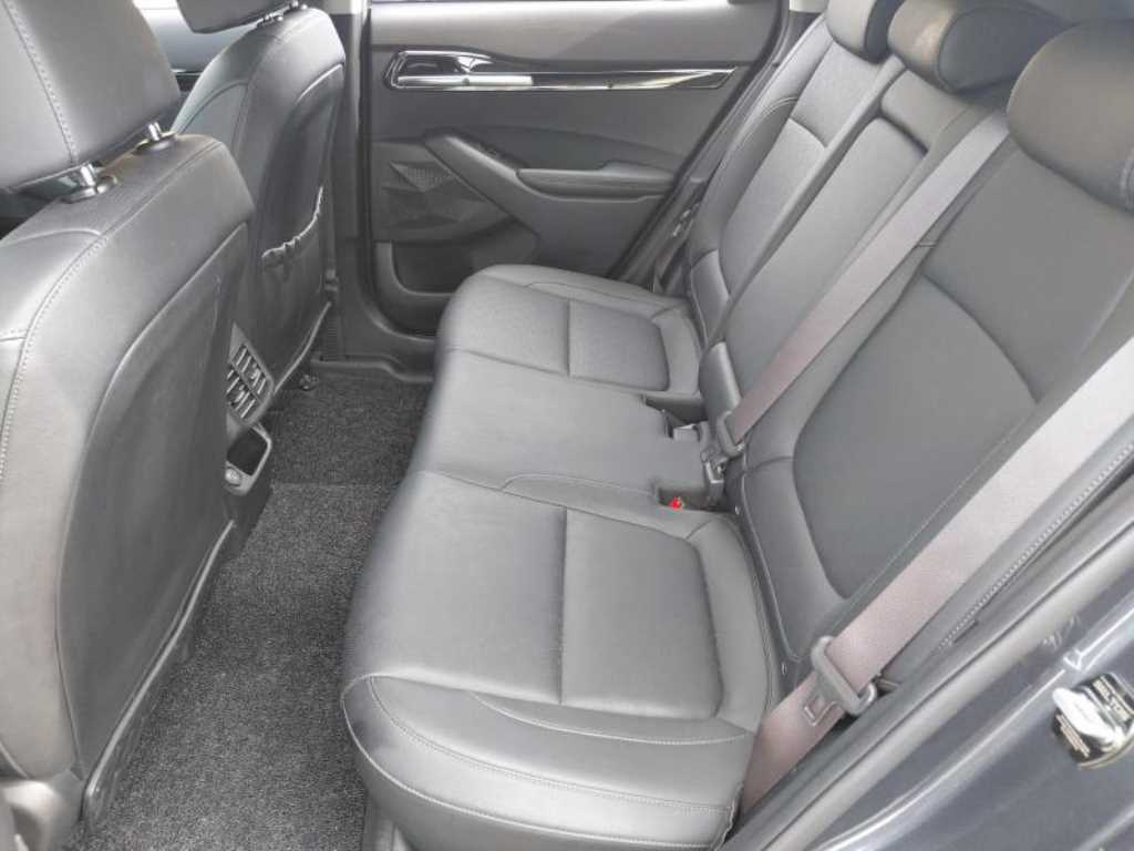 KIA Seltos - Vista 10