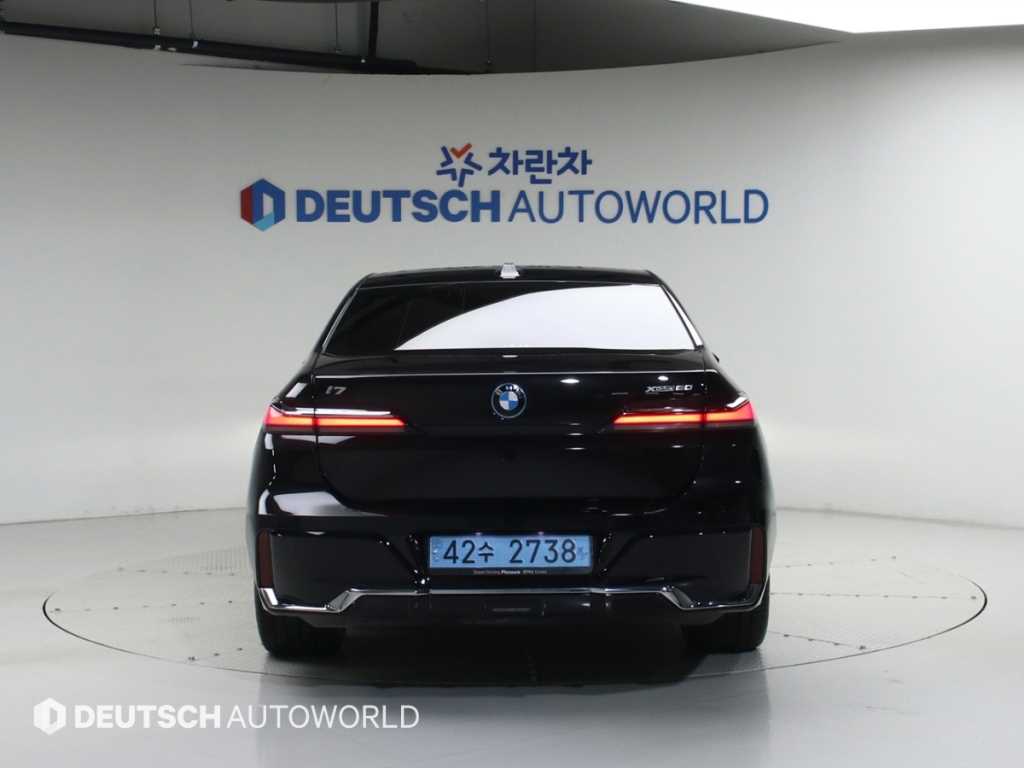 BMW i7 - Vista 4