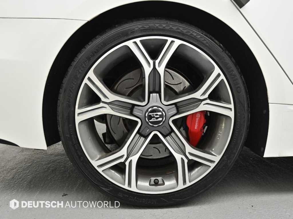 KIA Stinger - Vista 5