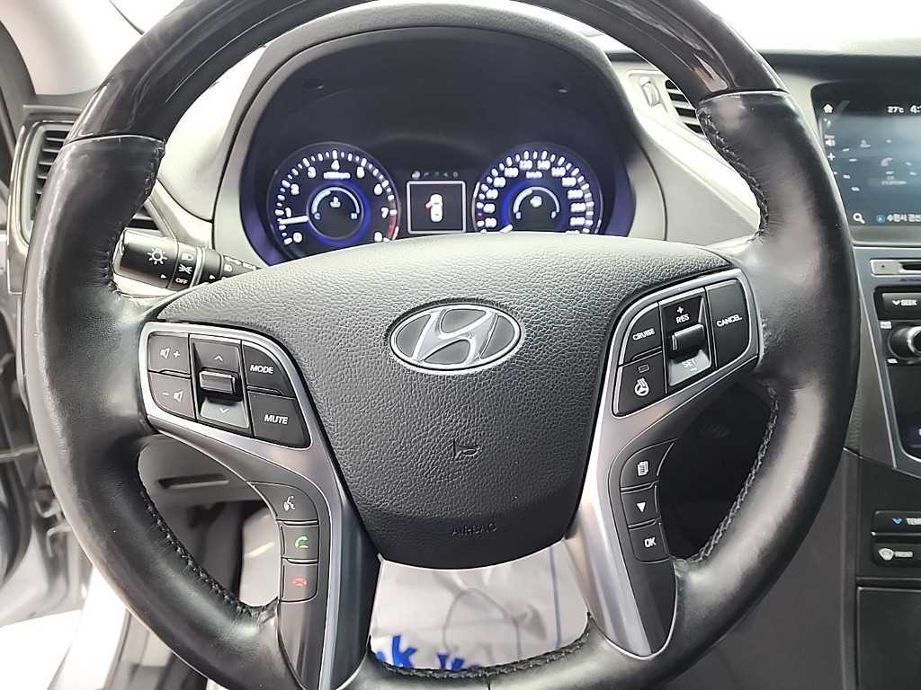 HYUNDAI Grandeur - Vista 9