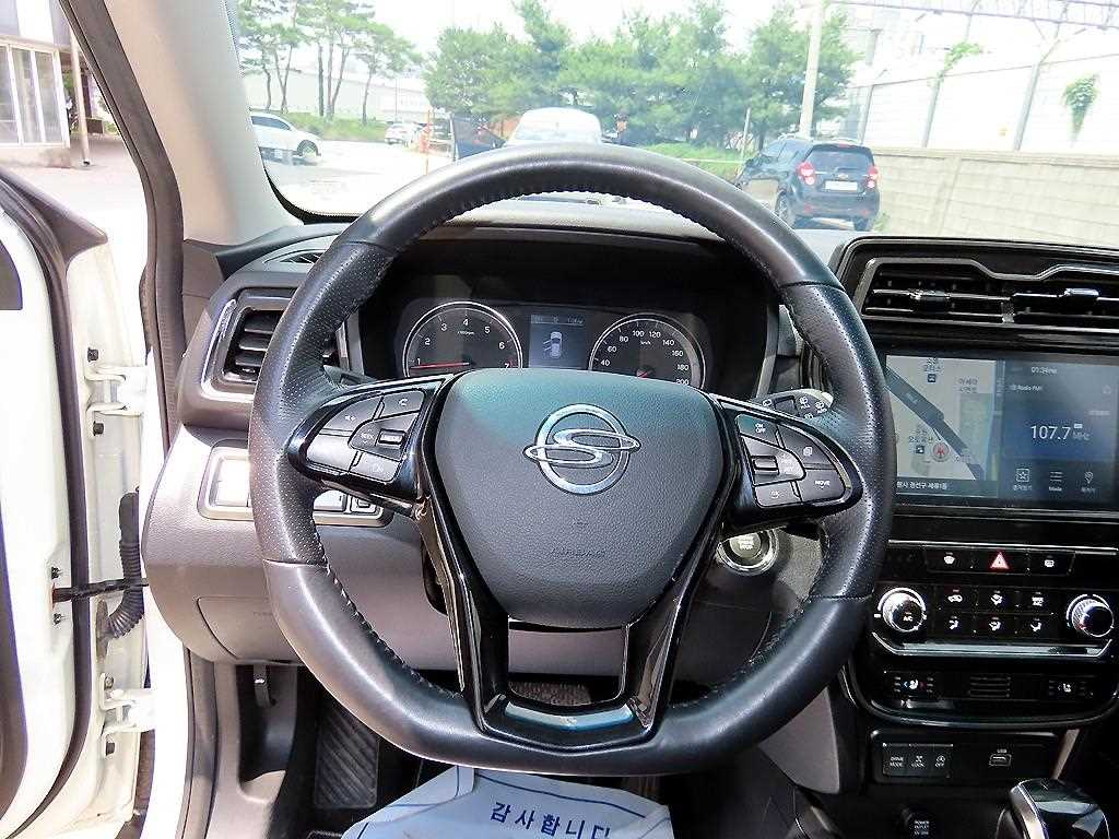 Ssangyong Tivoli - Vista 8