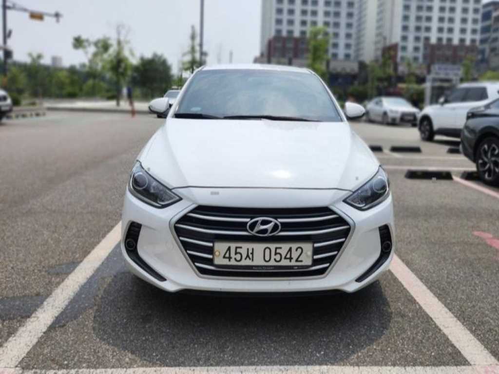 HYUNDAI Avante 2016 Blanco - Importación desde Corea - HF Imports Iquique - Foto 1