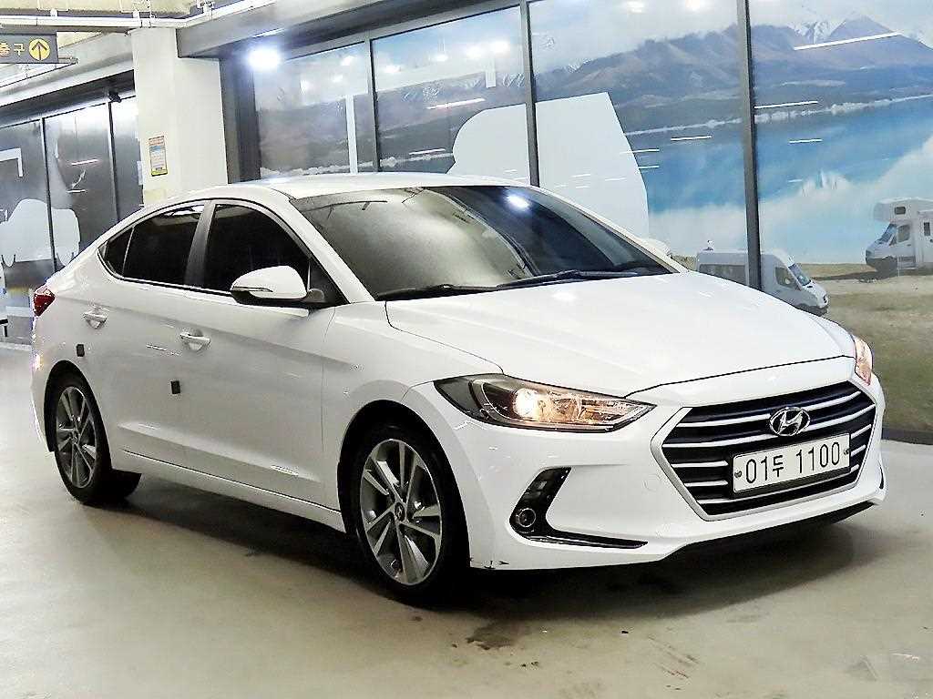 HYUNDAI Avante 2018 Blanco - Importación desde Corea - HF Imports Iquique - Foto 1